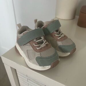 H&M toddler girl shoes size 4 - 5